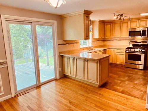 139 Lucas Rd, Warwick, RI 02818-4516