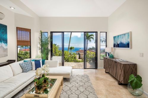 664 Kaulana Pl, Honolulu, HI 96821-2533