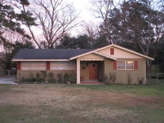 1908 Sunnyside Dr, Waycross, GA 31501-6916