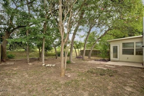 2208 Coats Cir, Austin TX  78748-3403 exterior