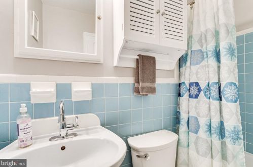 909 Roswell Dr, Silver Spring MD 20901-2128 exterior