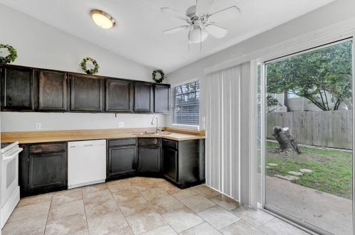 2533 Creekwood Ln, Fort Worth TX  76123-1111 exterior
