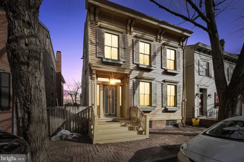 134 Jackson St, Trenton, NJ 08611-1720