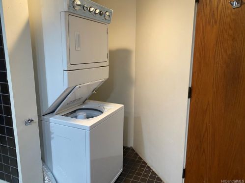 60 Beretania St, Honolulu HI  96817-4752 exterior