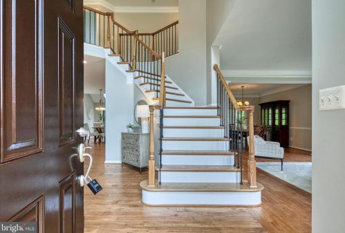 1315 Aldbury Way, Herndon, VA 20194-1429