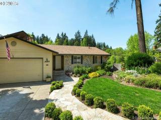 14890 Bonnie Brae St, Beaverton, OR 97007-3609