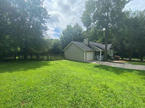 137 Heard Dr, Dawsonville, GA 30534-6745