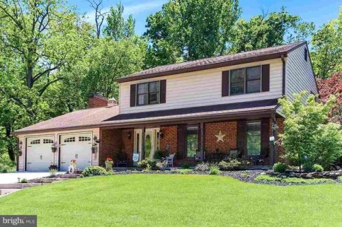 640 Marlow Dr, York, PA 17402-4346