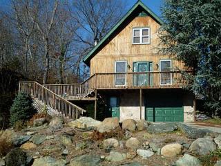24 River Dr, Providence, RI 02919-6348