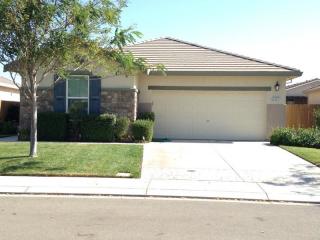1377 Camilla St, Manteca, CA 95337-8756