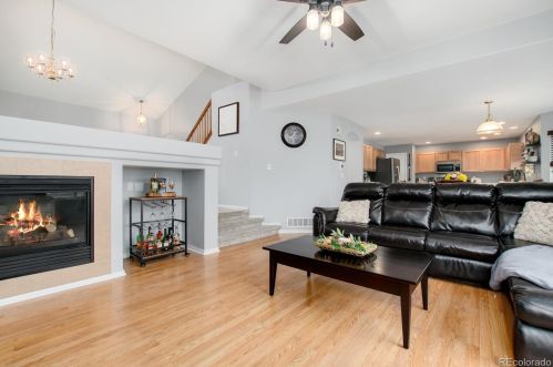 21984 Oxford Pl, Denver CO 80014-5137 exterior