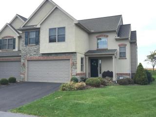 242 Fieldcrest Ln, Ephrata, PA 17522-2926