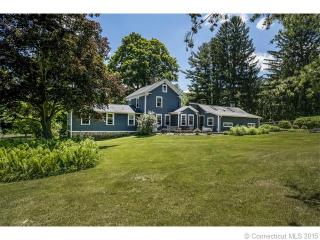 226 Main St, Chester CT  06412-1013 exterior