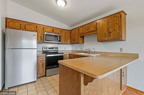 4274 Bridgewood Ter, Saint Paul MN  55127-7805 exterior