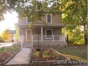 208 7th St, Auburn, IL 62615-1120