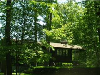 51 Margate Dr, Auburn, NH 03032-3744
