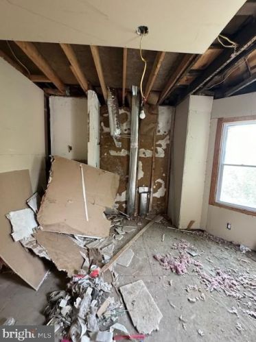 129 63rd St, Philadelphia PA 19142-2303 exterior