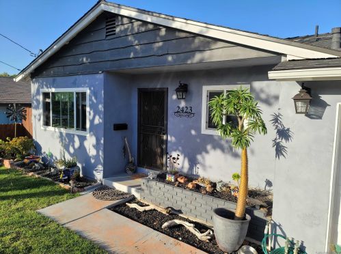 2423 Edding Dr, Lemon Grove, CA 91945-3114
