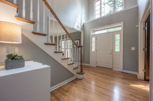 909 Ekman Dr, Batavia, IL 60510-8941