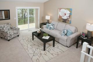 895 Wescott Sq, Saint Paul MN  55123-1228 exterior