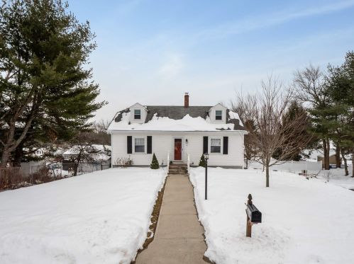14 Sims St, Nashua, NH 03063-2523