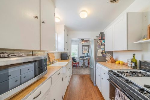 624 15th St, Huntington Beach CA  92648-4048 exterior
