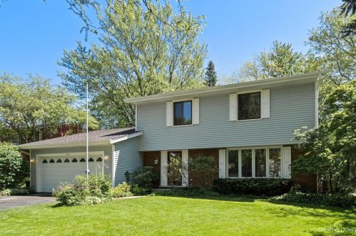 416 Warwick Dr, Naperville, IL 60565-2605