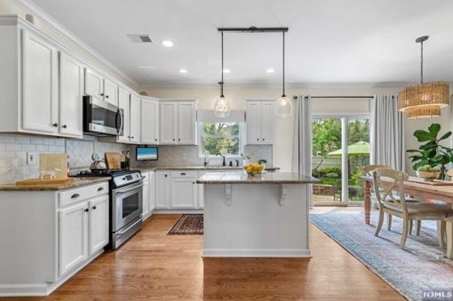 4 Morgan Ct, Dover NJ  07869-1445 exterior