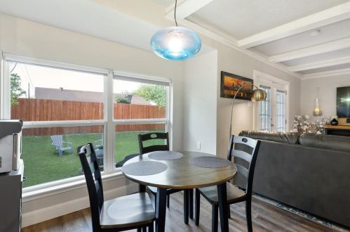 2517 Briarcliff Dr, Irving TX  75062-3213 exterior