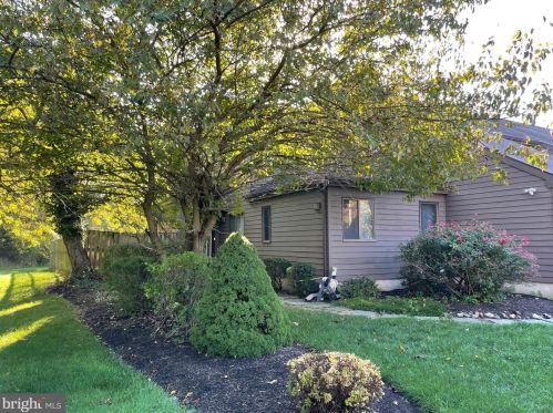 16 Jacob Ct, Trenton, NJ 08628-3342