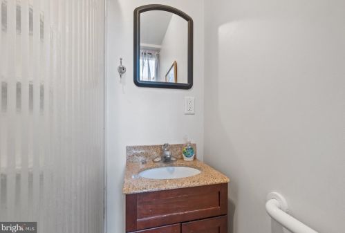 1424 Jackson St, Philadelphia PA  19145-3617 exterior