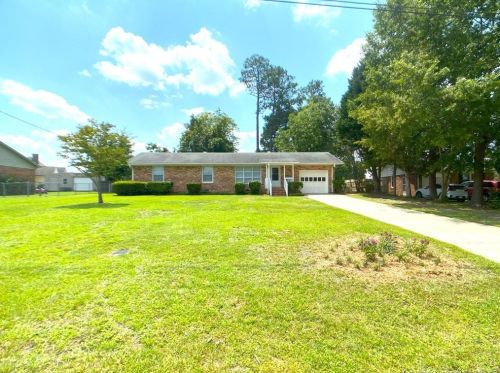 414 Halifax Dr, Fayetteville, NC 28303-2123