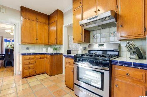 1570 Pacific Ave, Glendale CA  91202-1214 exterior