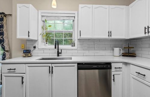 842 Eagle Glen Xing, Holly Springs GA  30189-6958 exterior