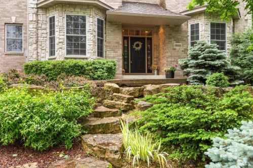 15015 Wilds Pkwy, Prior Lake, MN 55372-3224