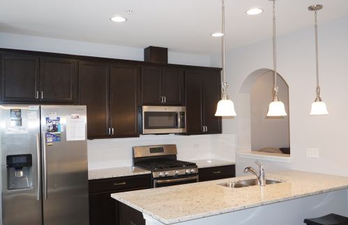 1172 Evergreen Ave, Des Plaines, IL 60016-4321