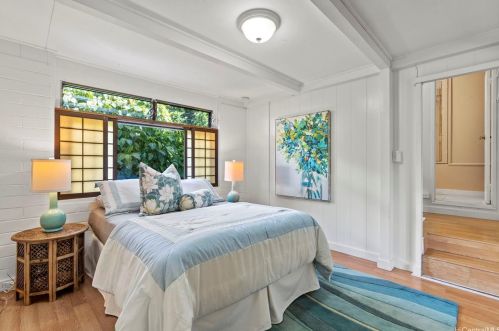 3430 Kaohinani Dr, Honolulu HI  96817-1022 exterior