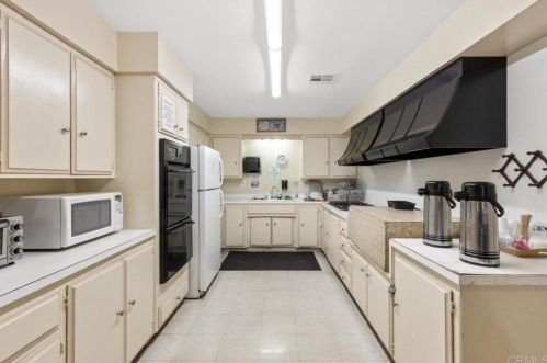 718 Sycamore Ave, Vista CA  92083-7937 exterior