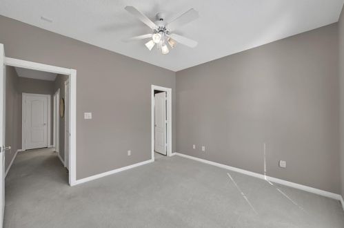 16 Westchester Dr, Conroe TX  77304-1144 exterior