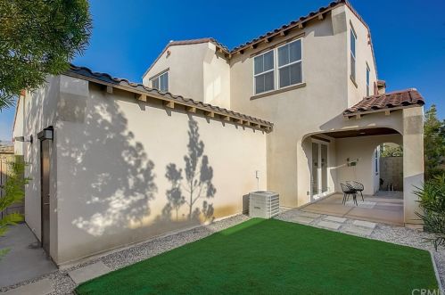 225 Wicker, Irvine CA  92618-1170 exterior
