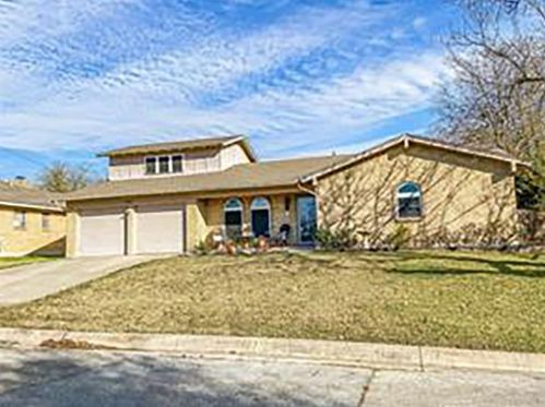 2925 Conejos Dr, Fort Worth TX  76116-3306 exterior