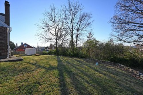 221 Harvest Ln, Cincinnati OH exterior