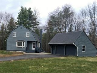 627 6th St, Dover, NH 03820-6113