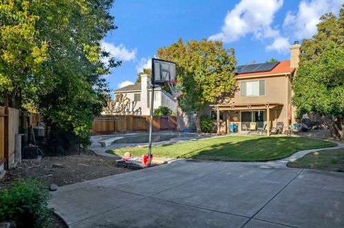 781 Bluff Dr, Los Banos CA  93635-5127 exterior