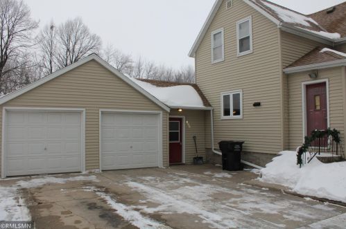 503 Park St, Fairfax, MN 55332-4524