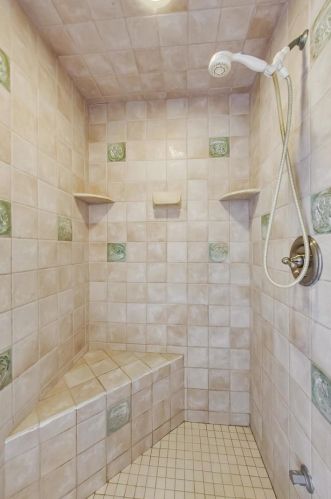 8901 Maple Ave, Willowbrook IL 60527-6469 exterior