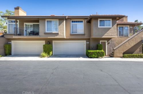 8051 Snowberry Ln, Anaheim, CA 92808-1946