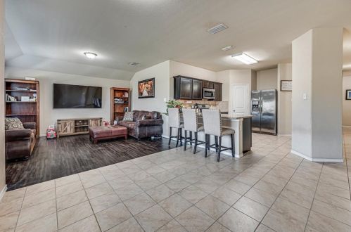 5117 Grayson Rdg Dr, Fort Worth TX  76179 exterior