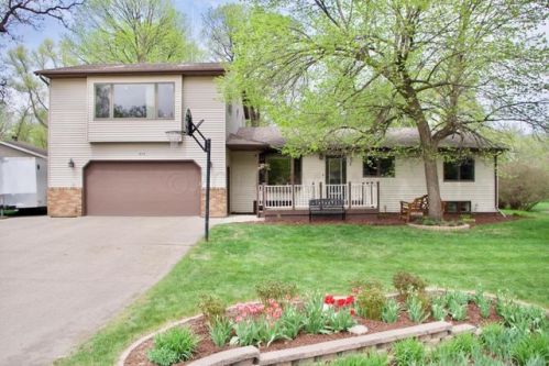 414 Southwood Dr, Wild Rice, ND 58047-4410