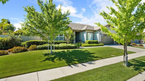 1546 Knollwood St, Manteca, CA 95336-5215